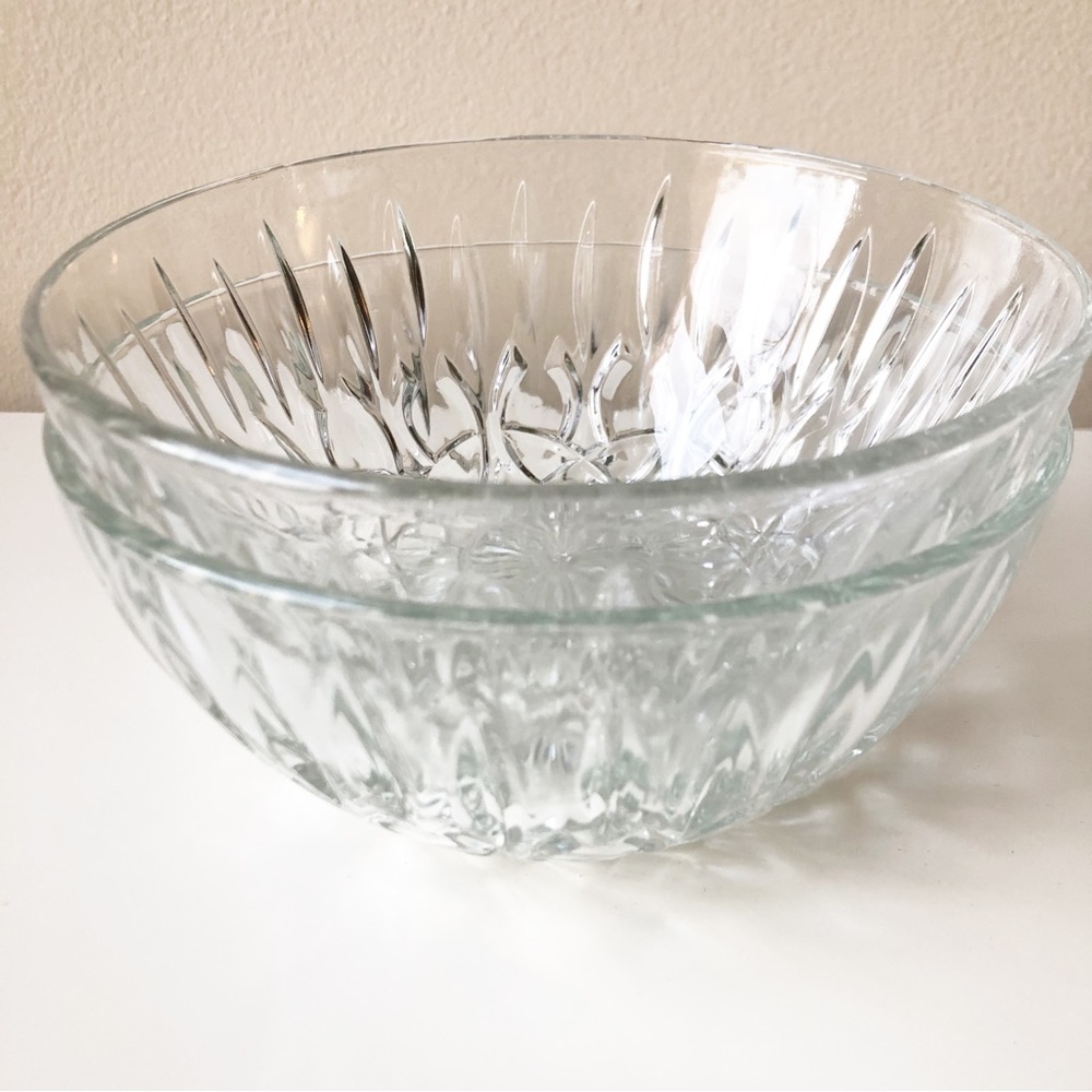 Set of 2 Clear Glass Bowls Vintage 6” Diameter Salad Dessert Intricate Pattern